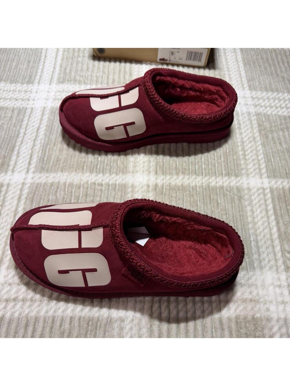 Boys/Girls UGGS Kid's Tasman Chopd Logo Red Maroon Suede Slippers Size 5 - Picture 4 of 6